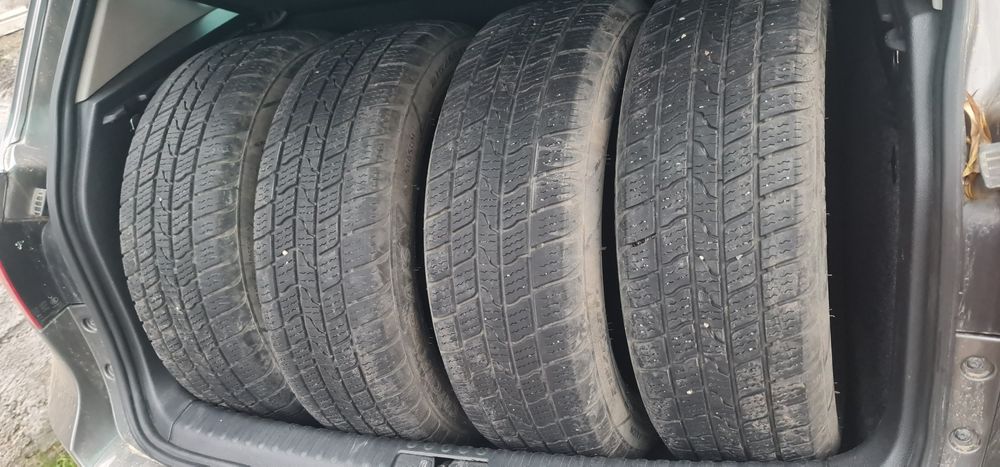 Anvelope iarna m+s 215 60 r17 dot 4822