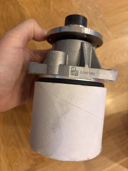 Водна помпа BMW 2.0 2.5l