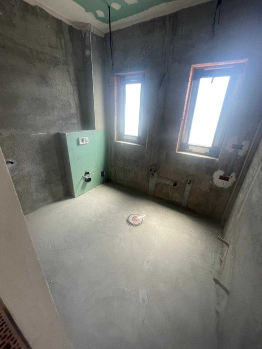 Cladire cu apartamente+spatiu comercial zona Shopping City Tg-Jiu