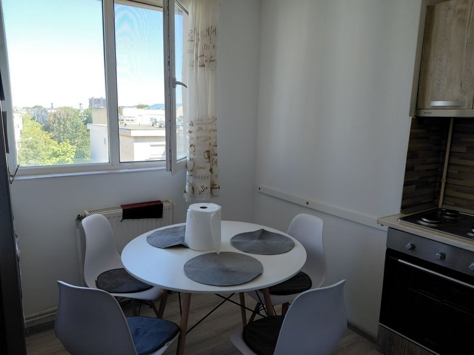 Vând apartament 2 camere  zona cin cin