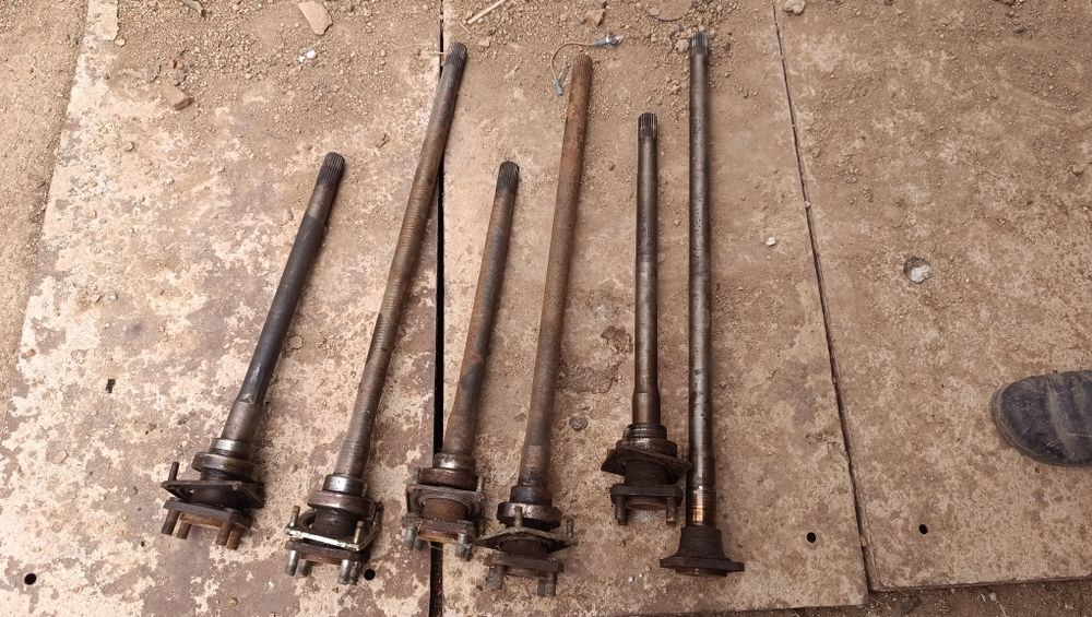 Полуоска за Сузуки самурай 1.3