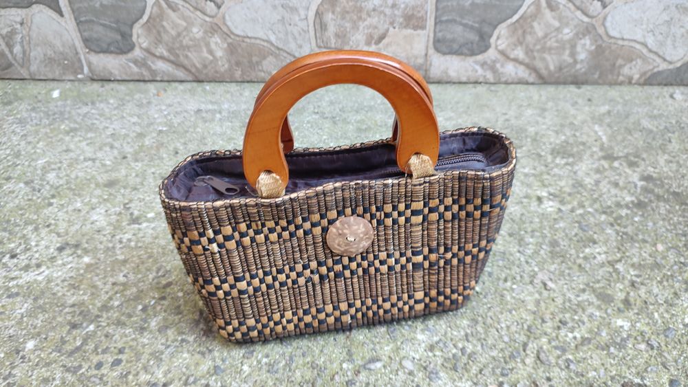 Poșetă vintage artizanală