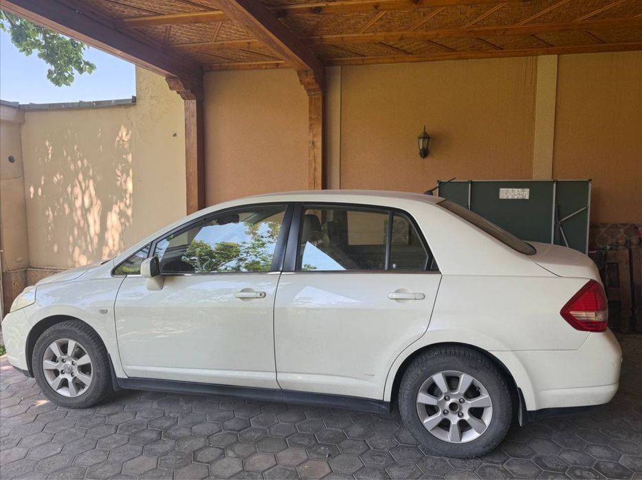 Ниссан тиида продам