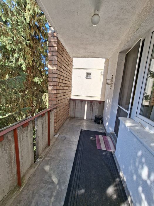 Vand apartament cu 3 camere in Dambu Pietros
