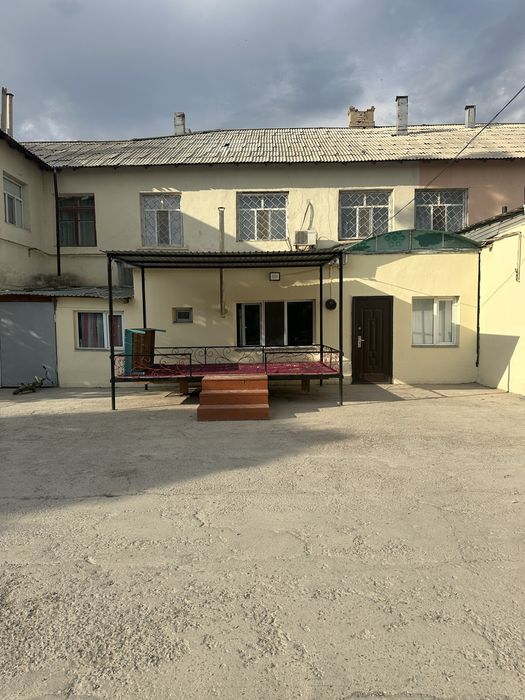 Коммунизм районынан үй сатылады.Саудасы бар