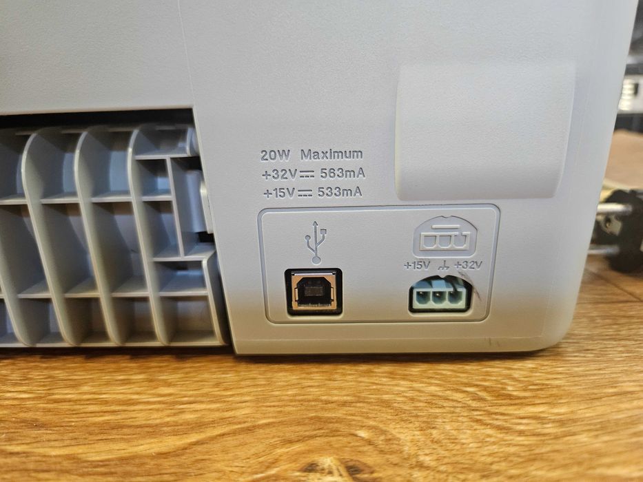 Цветен мастиленоструен принтер HP Deskjet D2360.