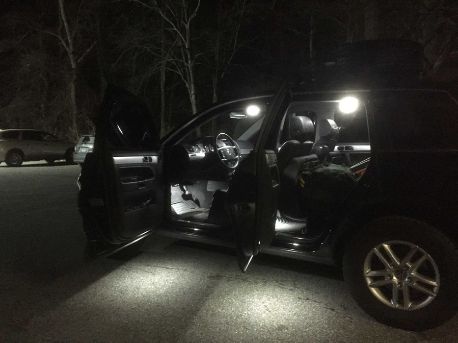 Гаранция! Нови Интериорни LED Крушки за VW Touareg 7L и 7P