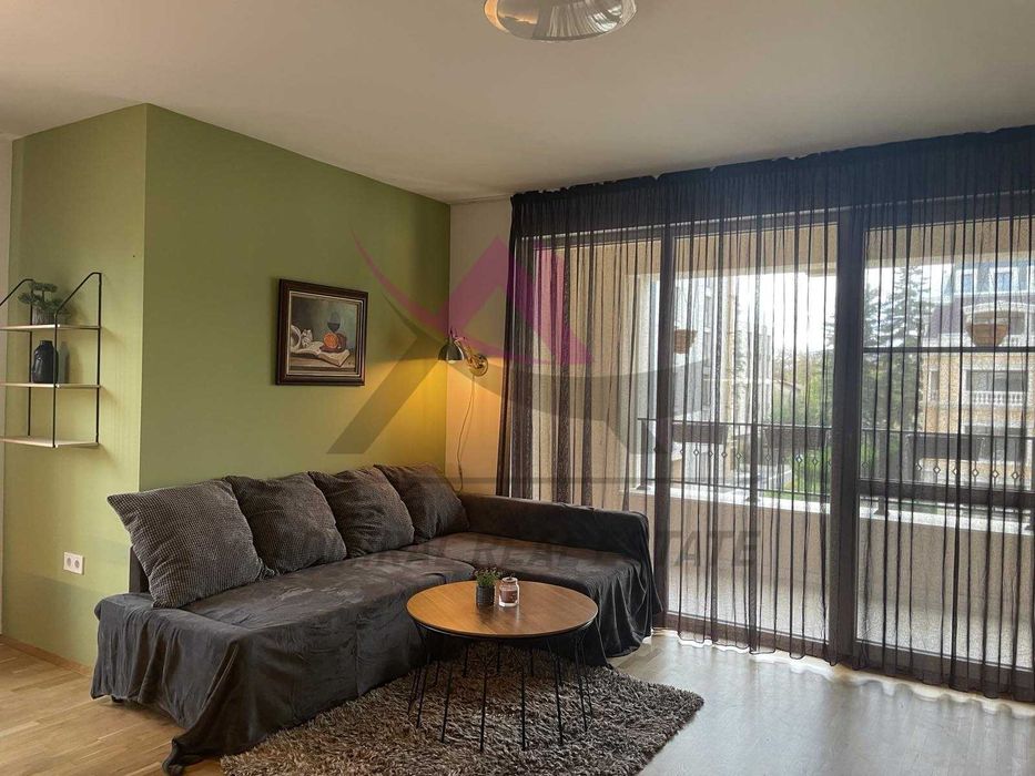 Дава се под наем Двустаен апартамент в к.к. Св.Св. Константин и Елена - 87 кв.м за 800 € - Снимка #1