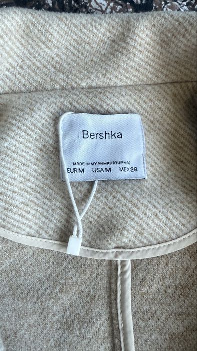 Палто от Bershka размер М