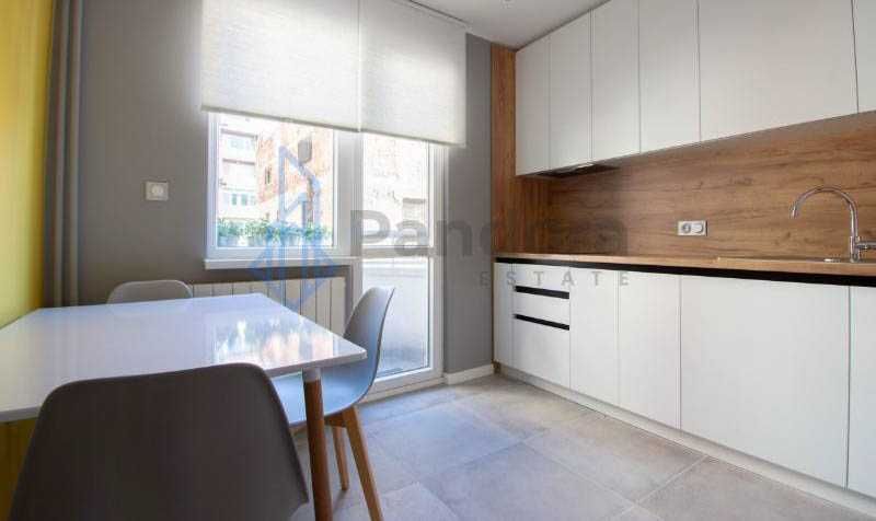 Дава се под наем Двустаен апартамент в София, Център - 60 кв.м за 550 € - Снимка #4