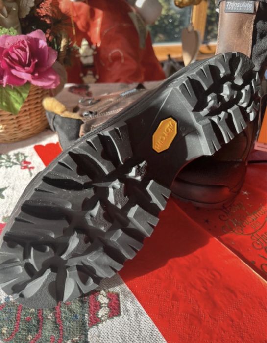 Bocanci zăpadă noi cu etichetă