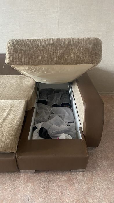 Диван б/у коричневый