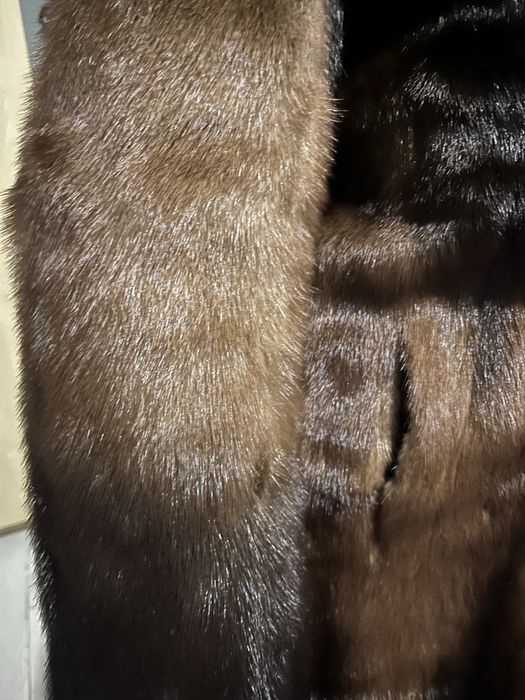 Норковая шуба, Греция