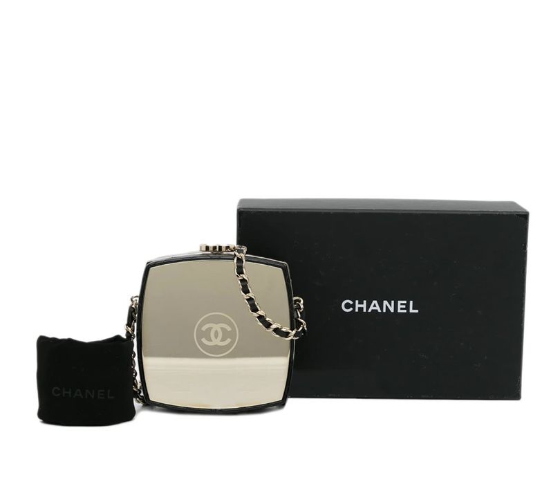 Chanel малка чанта