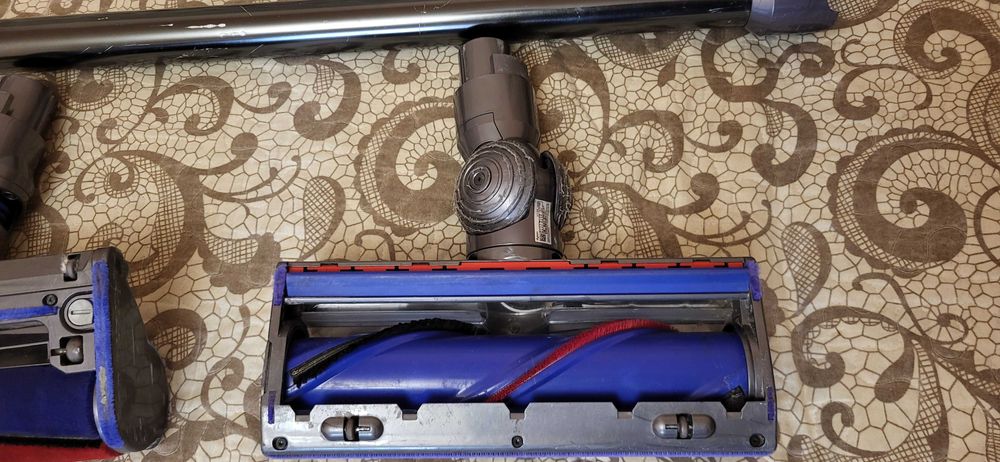 Dyson V8  si V10 accesorii  perii  teava  preturi diferite