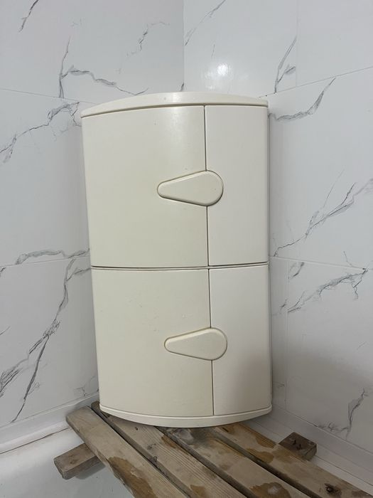 Продам угловой шкафчик в ванную