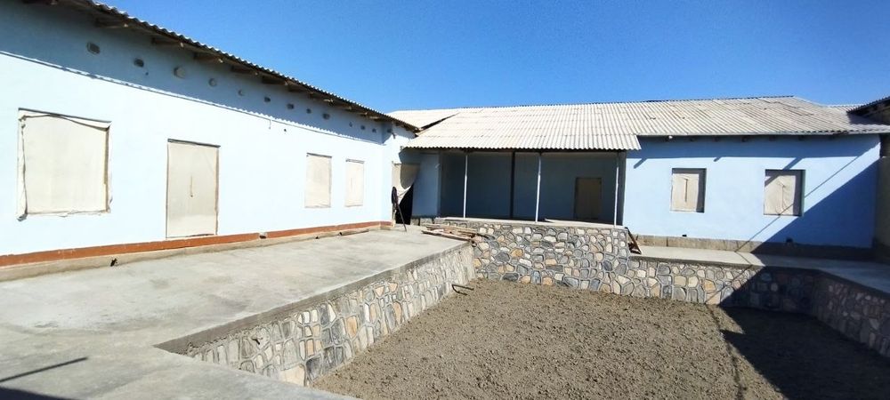 Shofirkon tuman markazida uy sotiladi. Kelishiladi
