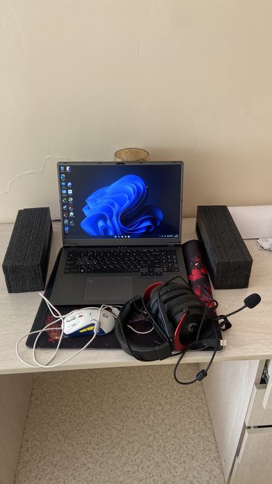 Продаю ноутбук GS-AH18