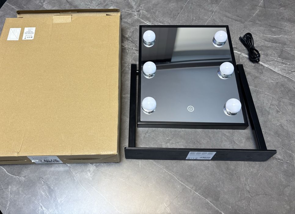 *ново*Козметично огледало с LED осветление usb