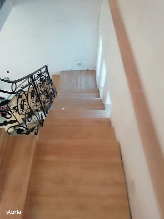 Casă de vânzare în cărămidă garaj, curte
