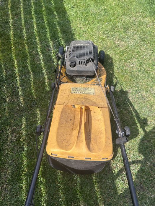 Masina de tuns iarba , 200 de lei