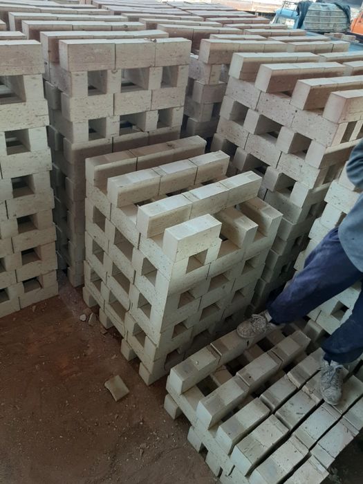 Гишт Кирпич Пишган гишт даставка бор