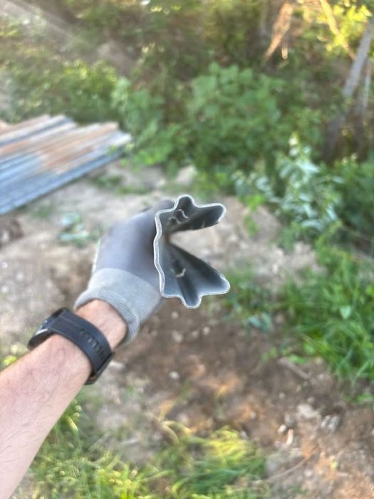 Vând stâlpi metalici galvanizați