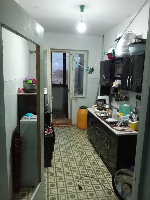 Қувасой шаҳрида жойлашган 3-хонали квартира сотилади