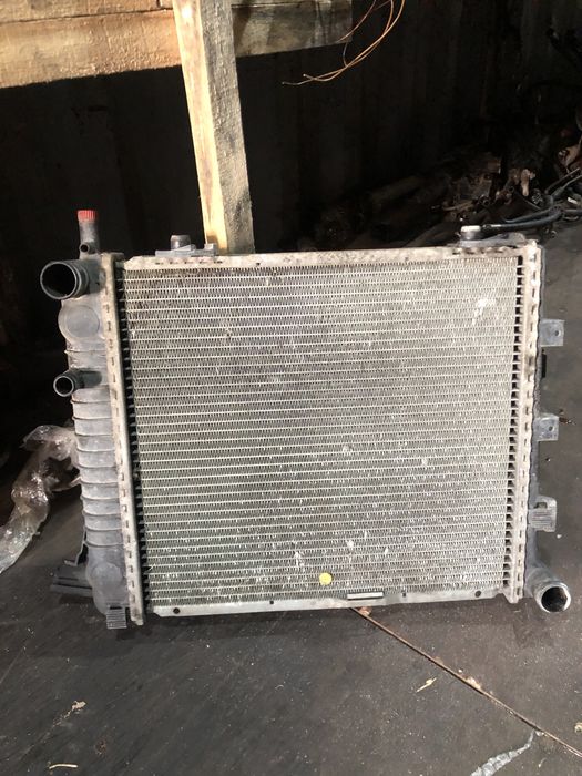 Радиатор на w124 мерседес, m111 мотор
