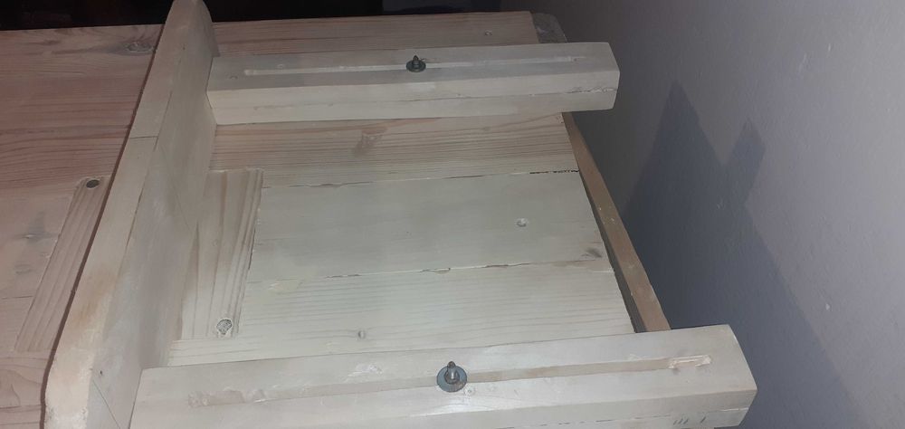 Маса за оберфреза