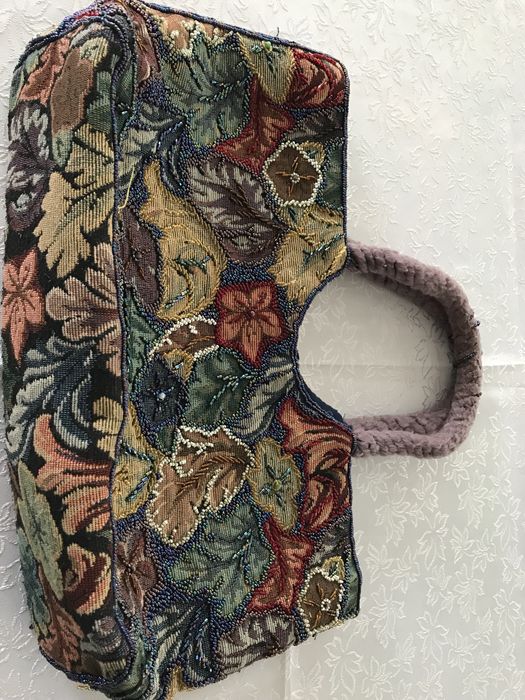 Geanta vintage cusuta cu margele