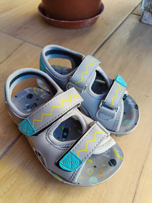 Нови сандали Waikiki