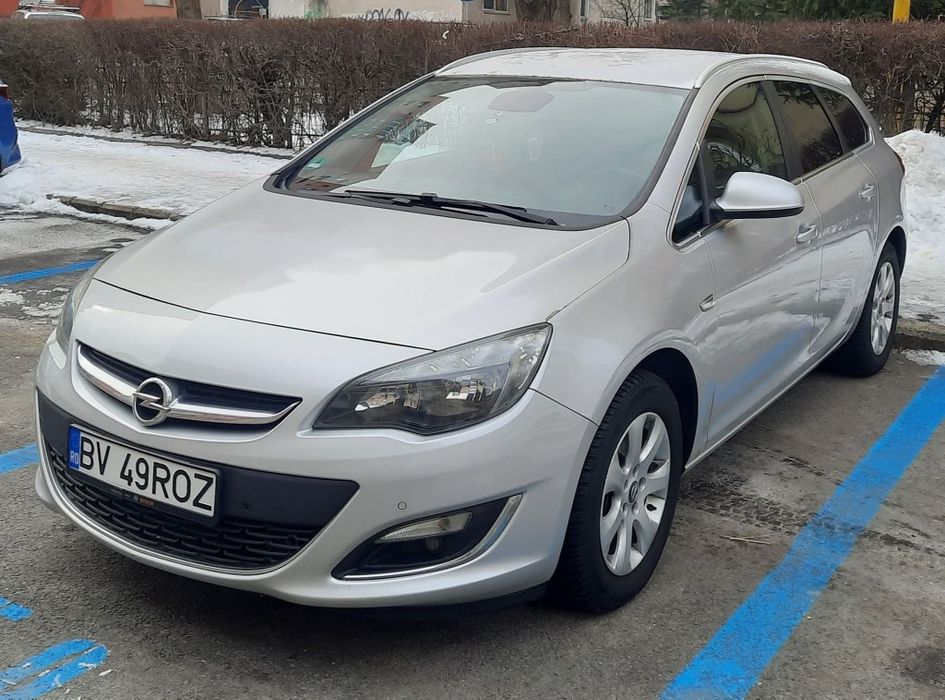 Vând Opel Astra  2015