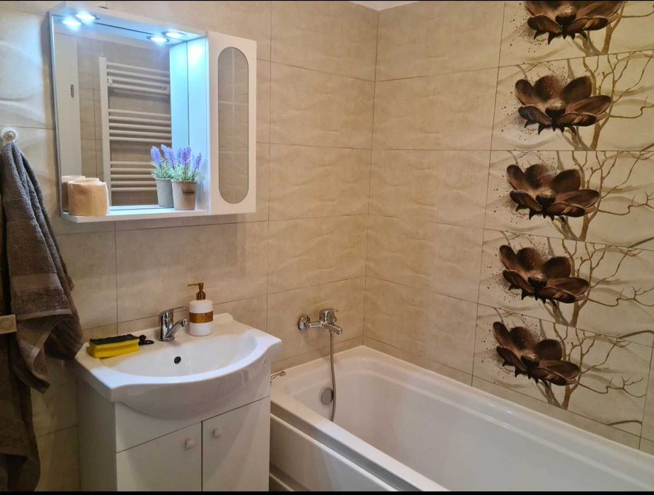 Inchiriez apartament