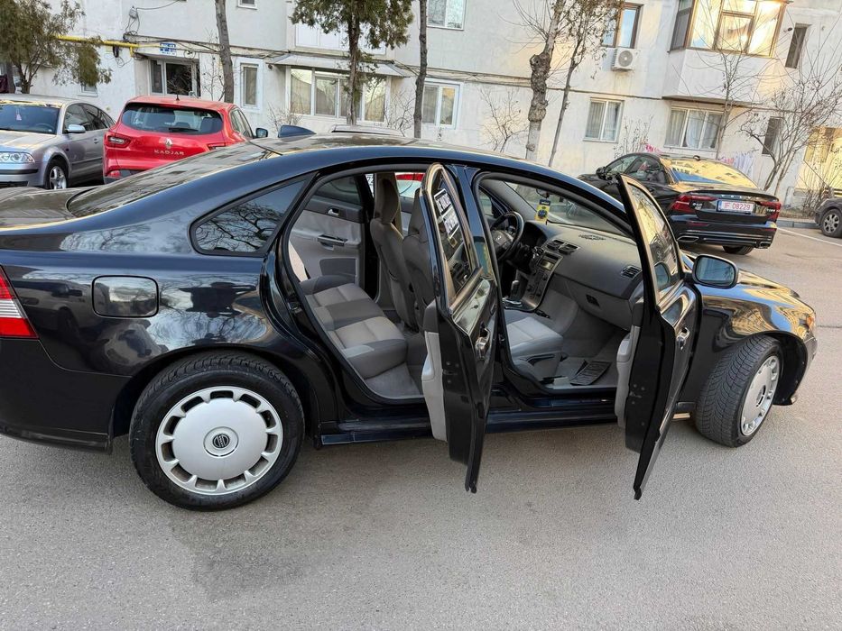 Mașina auto Volvo