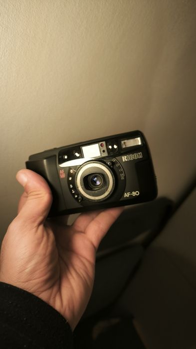 Aparate Ricoh point and shoot