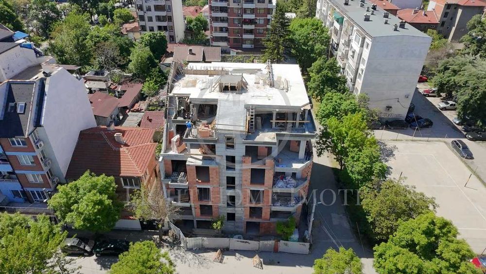 Реф. 911 Двустаен Кючук Париж в строеж / Малка Сграда