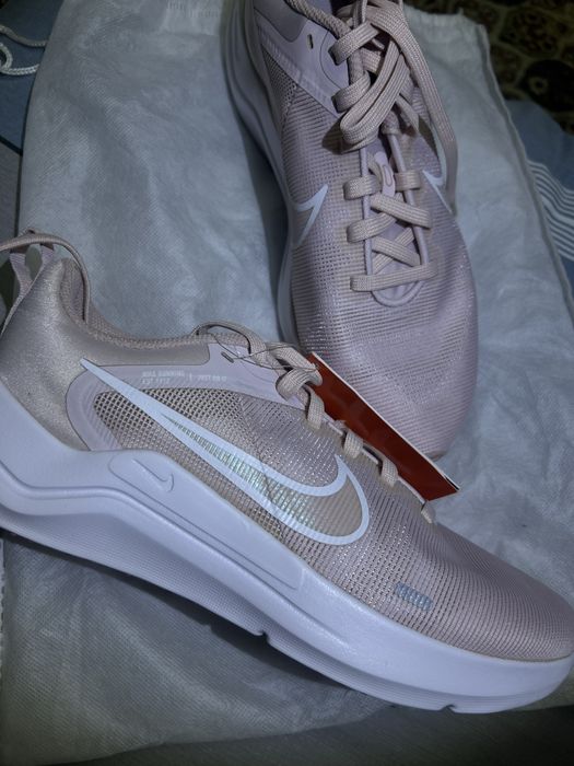 Продаются кроссовки  оригинал «Nike”