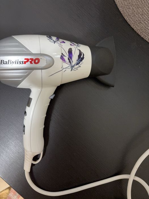 Профессиональный фен для волос