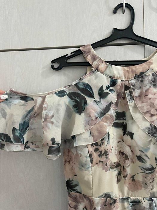 Дамска рокля в шарен десен