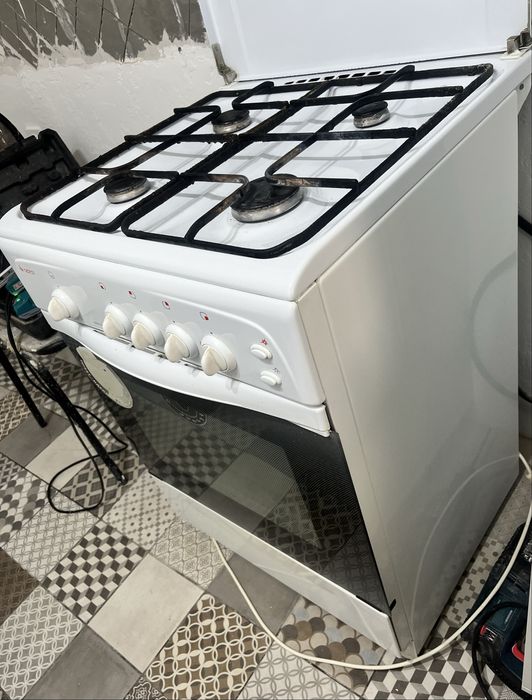 Продам газ плиту б/у