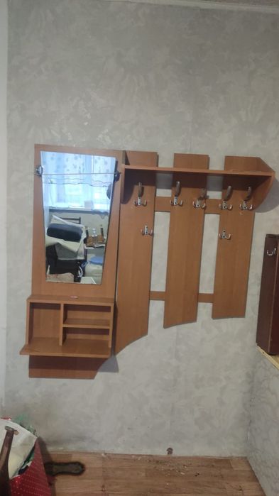 Вешалка в прихожую