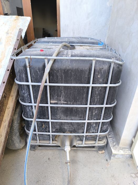 Продается плассмасовая емкость