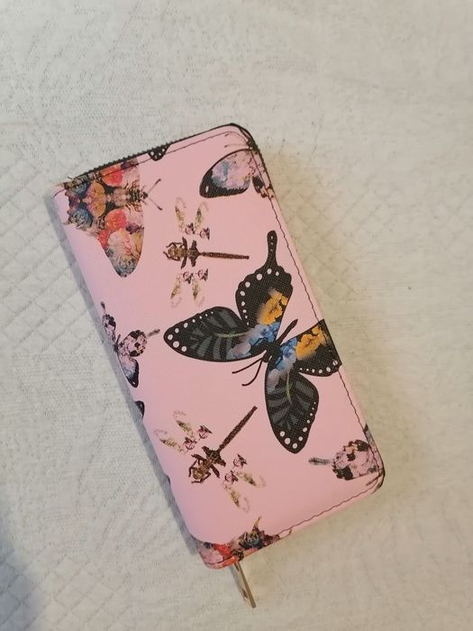 Нов дамски портфейл