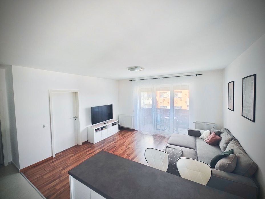 Ofer spre ÎNCHIRIERE termen lung/ mediu APARTAMENT 2 CAMERE