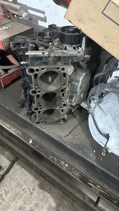 Продам Блок Коленвал Audi a6 c4 2.8