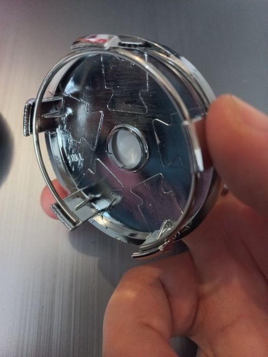 V w v w set 4 capace