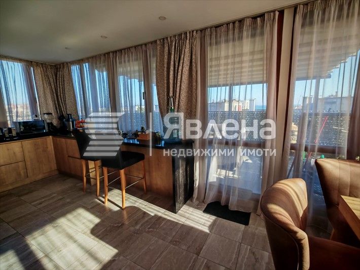 Продава се Многостаен апартамент в Бургас, Лазур - 220 кв.м за 2500 €/кв.м - Снимка #10