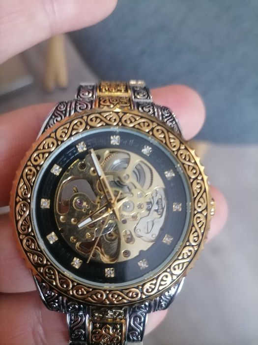 Ръчен часовник чисто нов