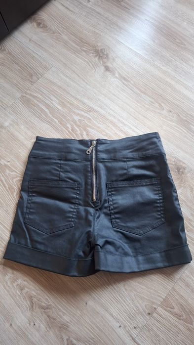 Дамски къси панталони м размер